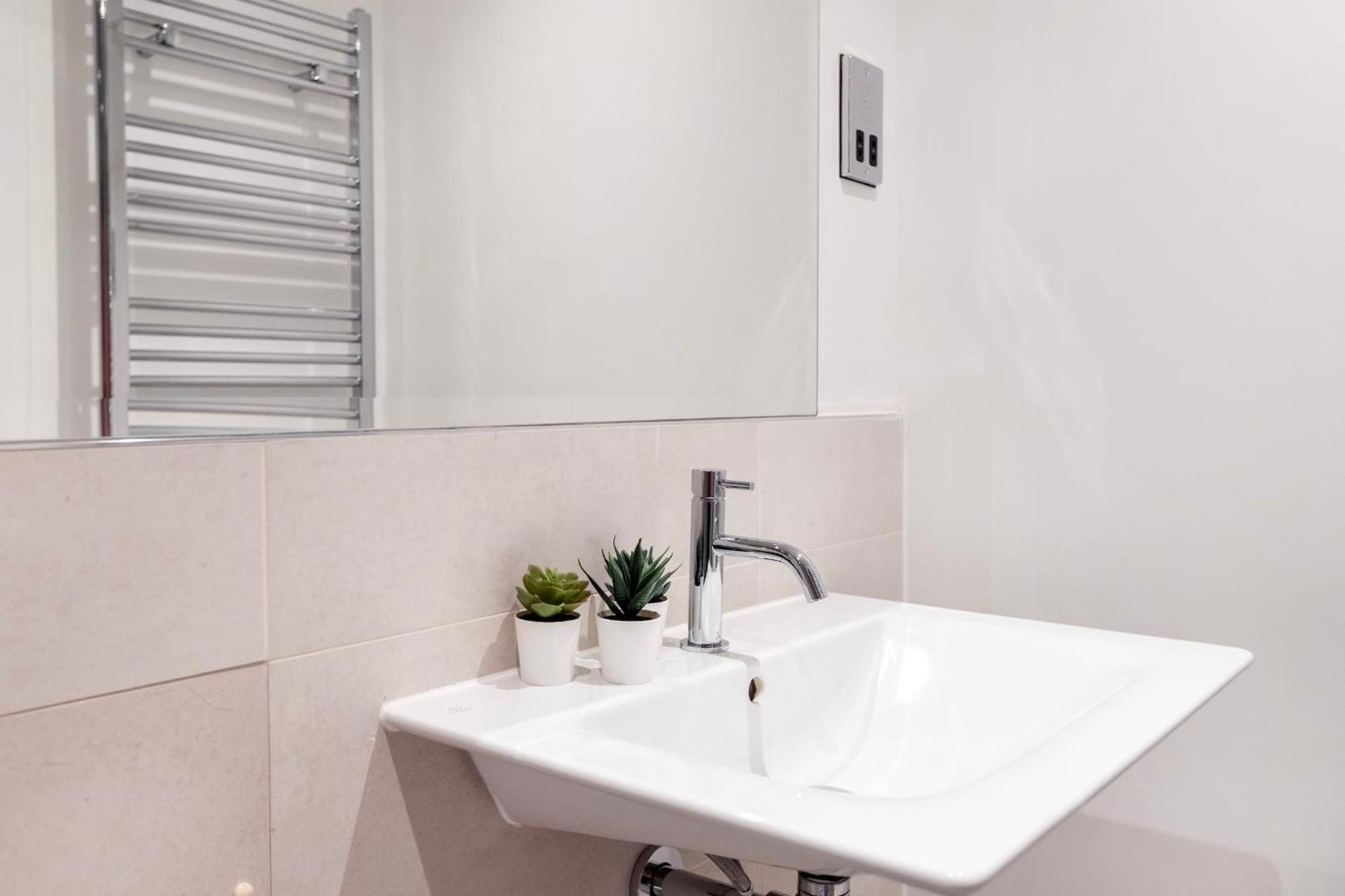 Fitzrovia With Balcony - Cityapartmentstay Londýn Exteriér fotografie